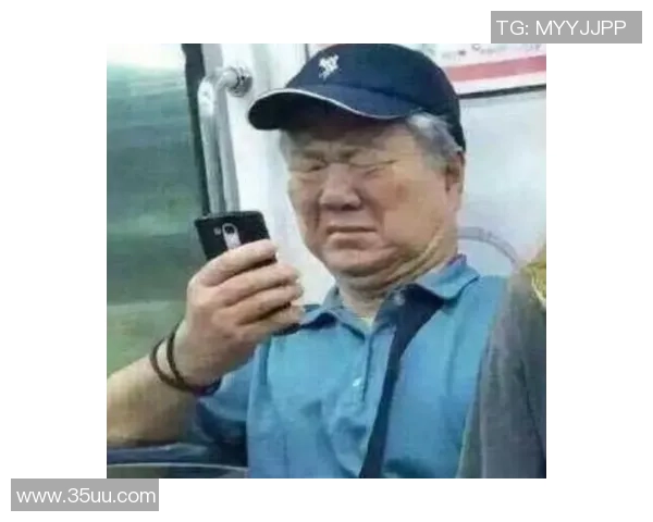 足球明星偷袜子搞笑视频合集让你捧腹大笑不容错过的精彩瞬间