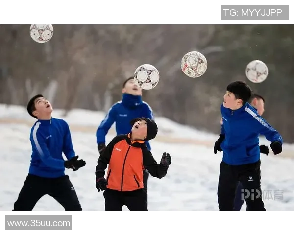 足球明星与可爱小女孩的温馨瞬间分享与回忆 足球明星与可爱小女孩的温馨瞬间分享与回忆